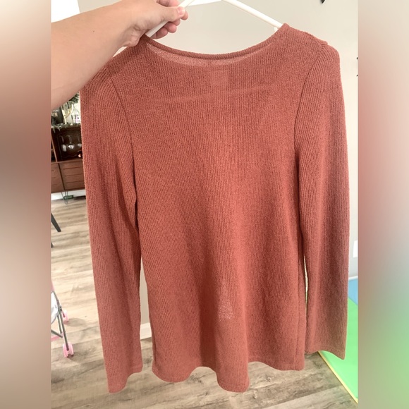 H&M sweater with cross back - Picture 1 of 3